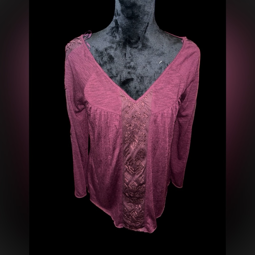 American Eagle Outfitters Maroon Embroidered Blouse Women’s size M NWT